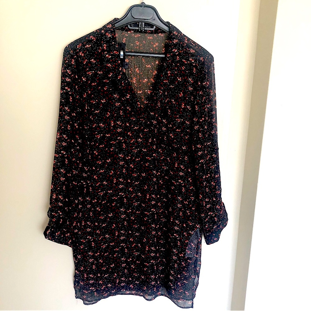 Floral print tunic.